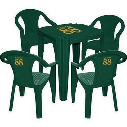conjunto de mesas e cadeiras personalizadas